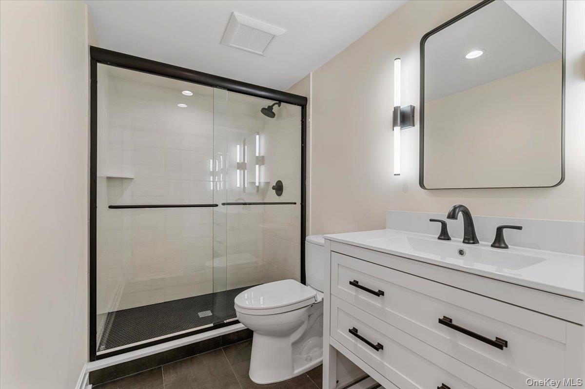 4 Haven Lane, Old Bethpage, NY 11804