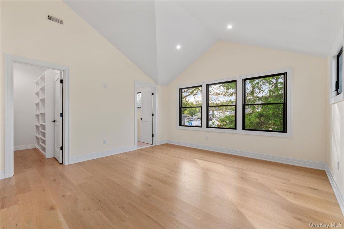 4 Haven Lane, Old Bethpage, NY 11804