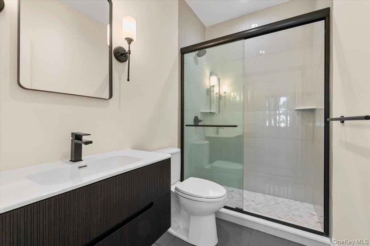 4 Haven Lane, Old Bethpage, NY 11804