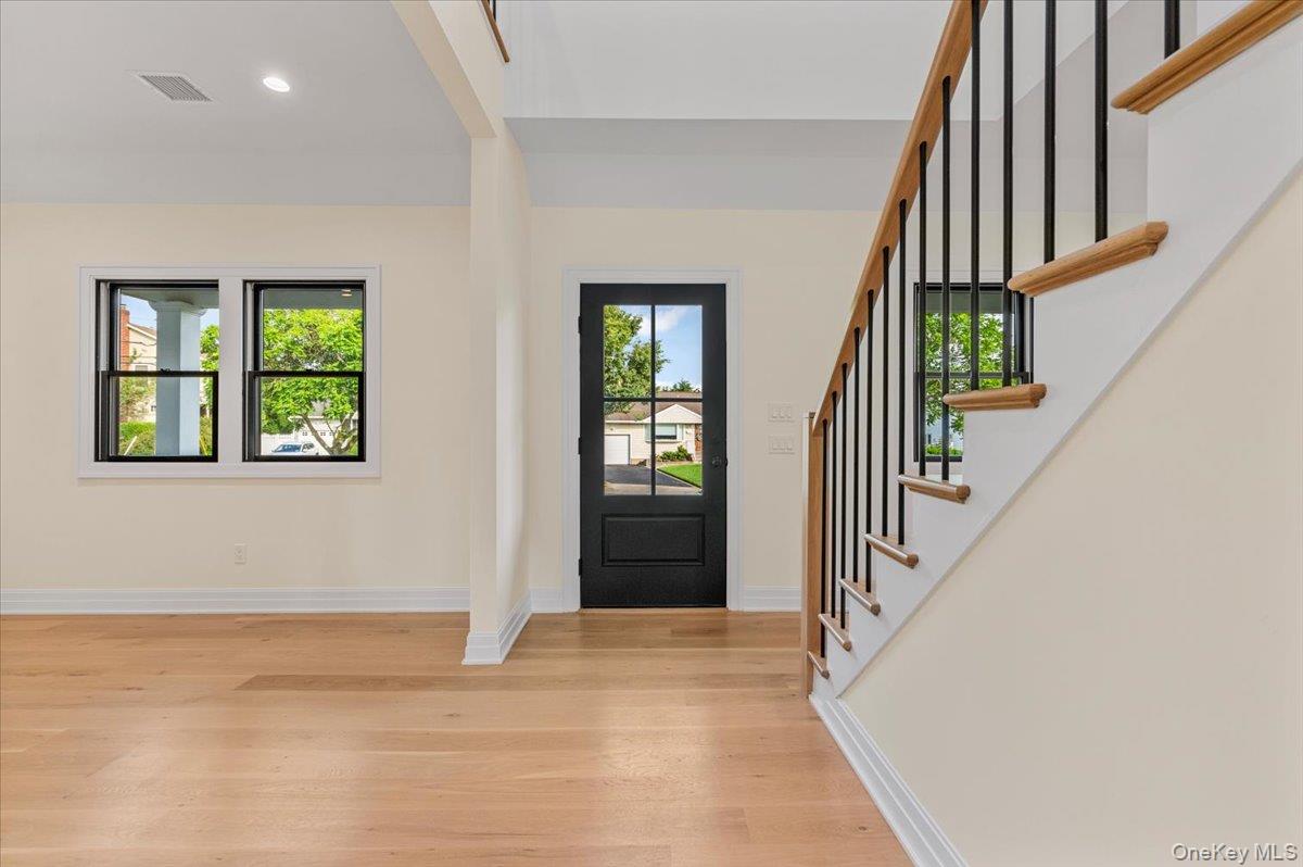 4 Haven Lane, Old Bethpage, NY 11804