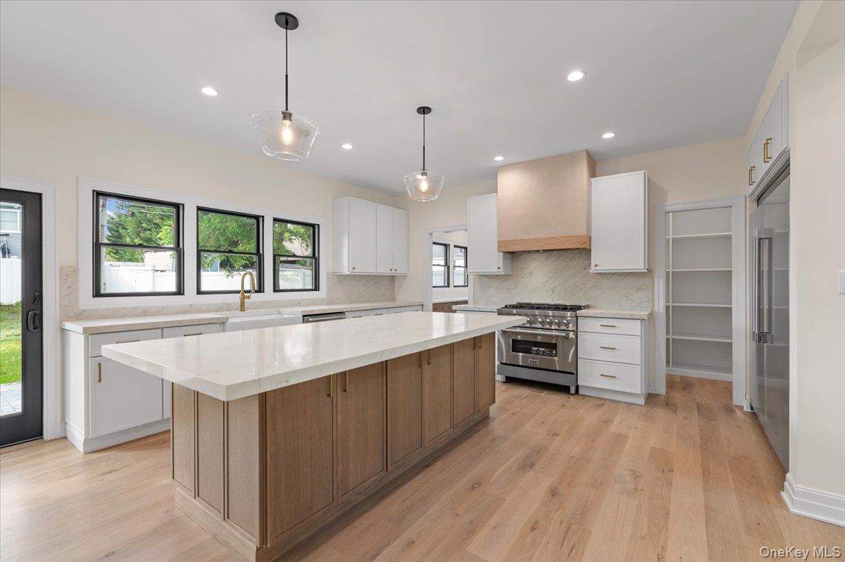 4 Haven Lane, Old Bethpage, NY 11804