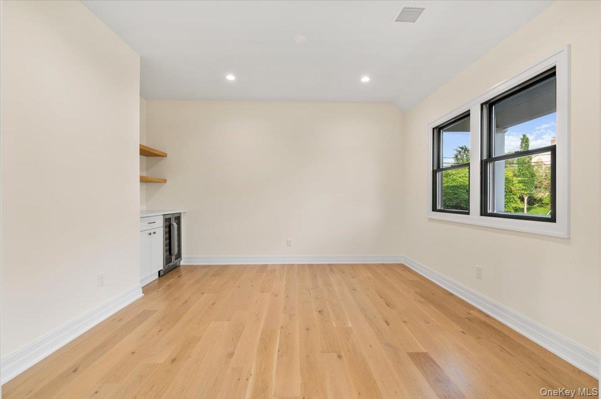 4 Haven Lane, Old Bethpage, NY 11804