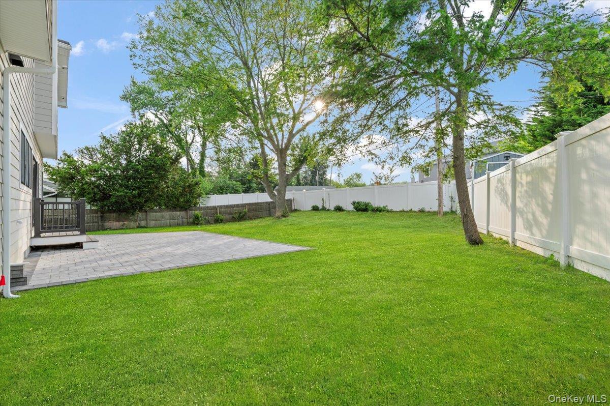 4 Haven Lane, Old Bethpage, NY 11804