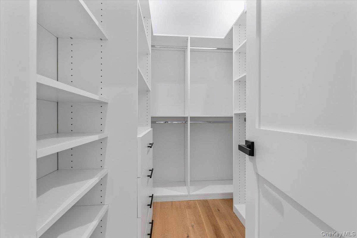 4 Haven Lane, Old Bethpage, NY 11804