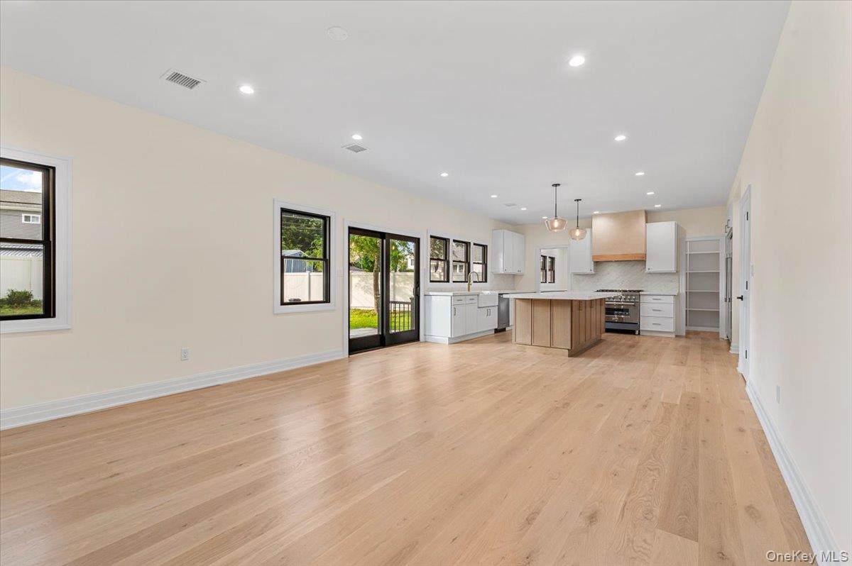 4 Haven Lane, Old Bethpage, NY 11804