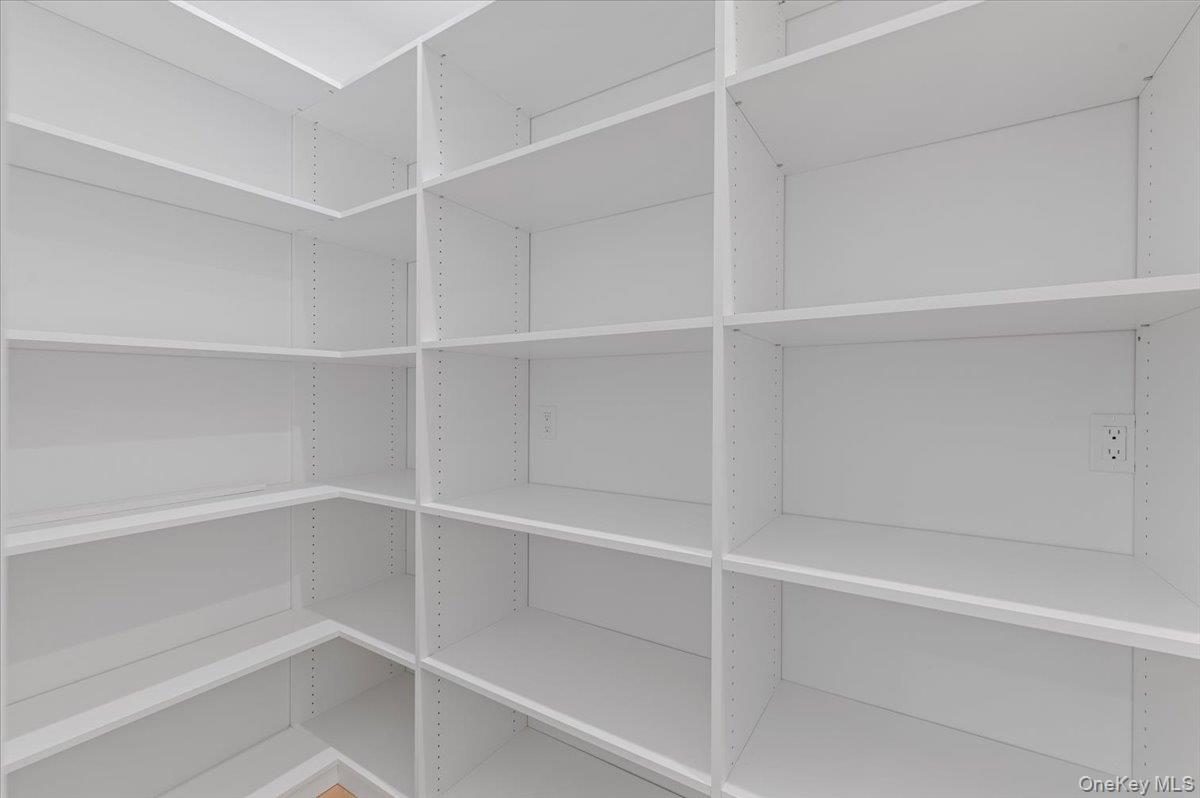 4 Haven Lane, Old Bethpage, NY 11804