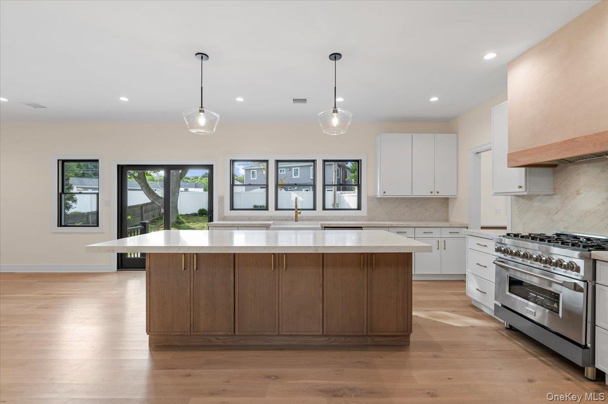 4 Haven Lane, Old Bethpage, NY 11804