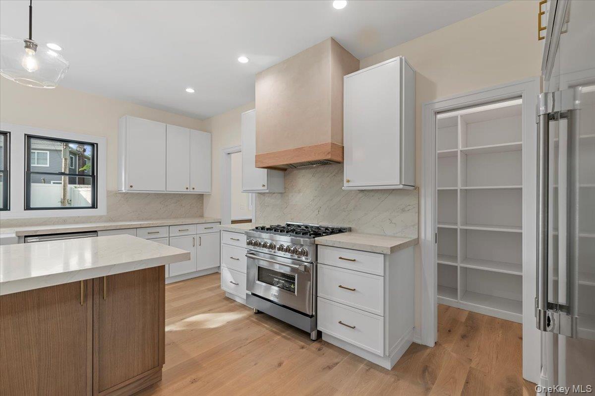 4 Haven Lane, Old Bethpage, NY 11804