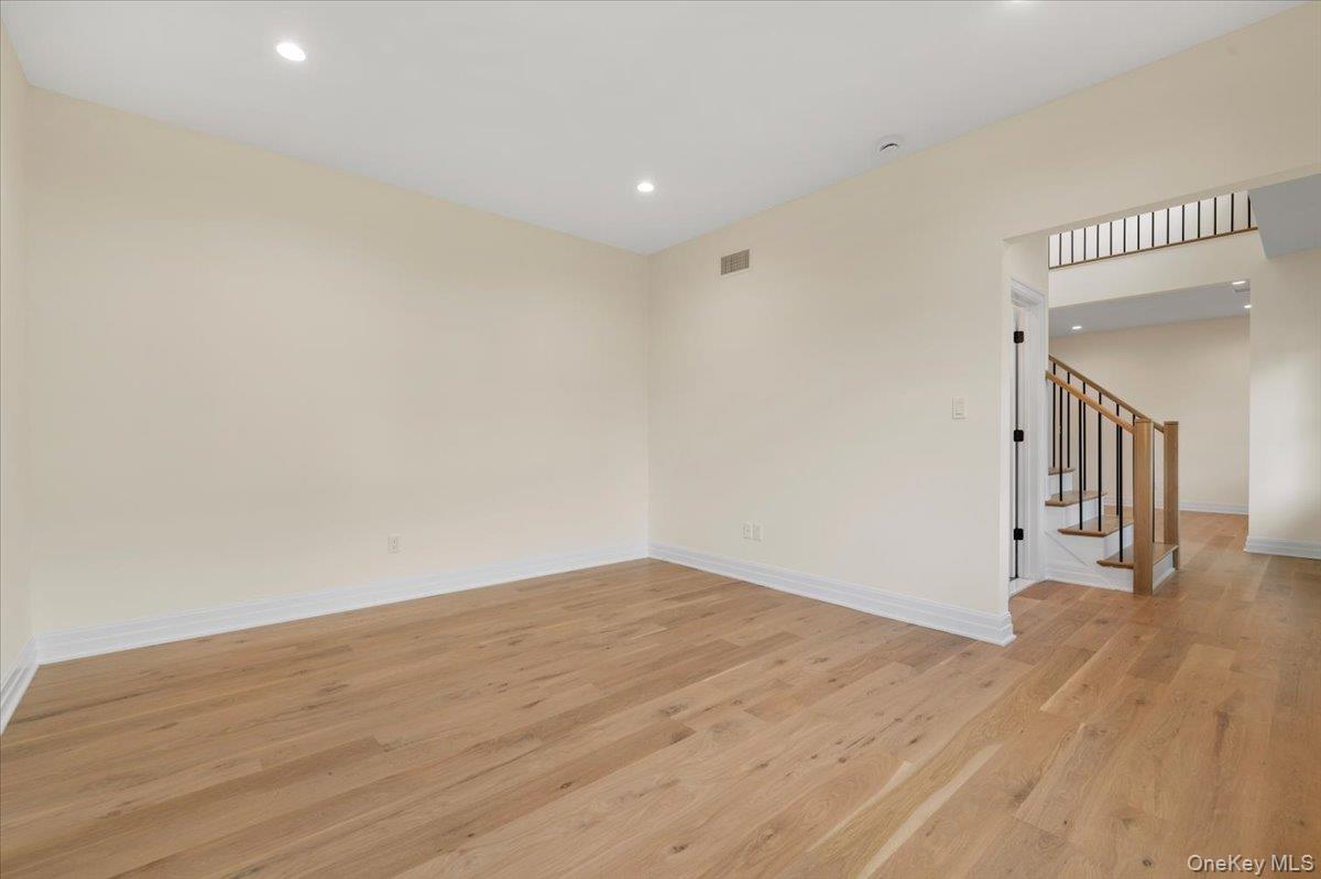 4 Haven Lane, Old Bethpage, NY 11804