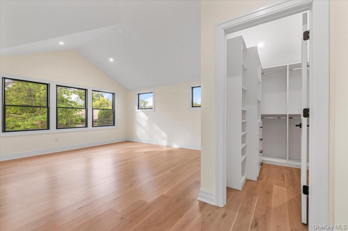 4 Haven Lane, Old Bethpage, NY 11804