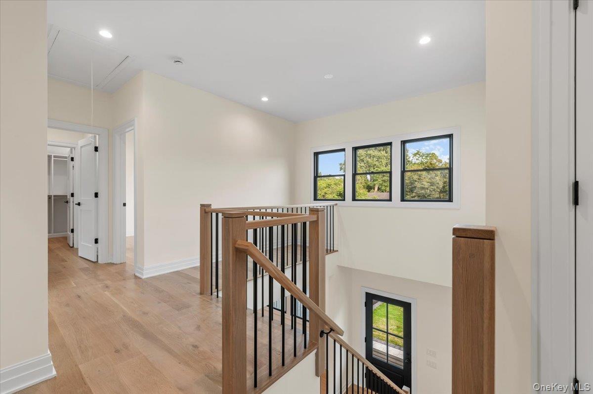 4 Haven Lane, Old Bethpage, NY 11804