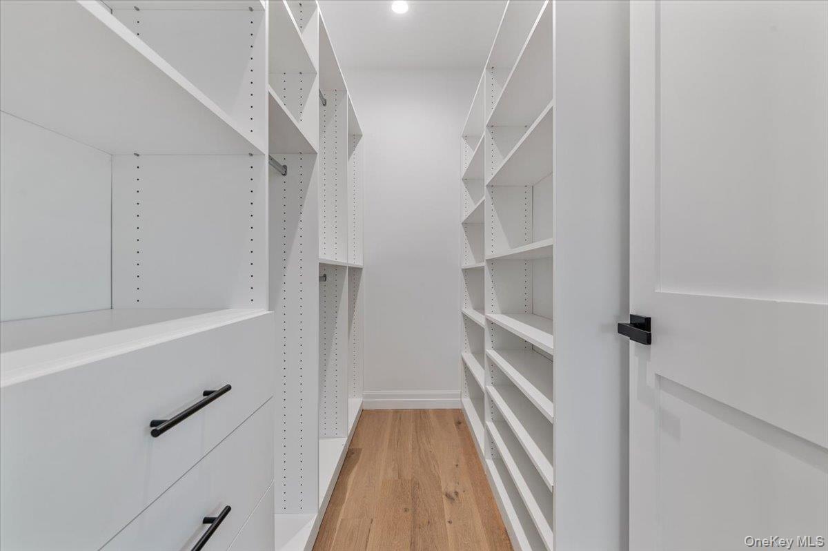 4 Haven Lane, Old Bethpage, NY 11804