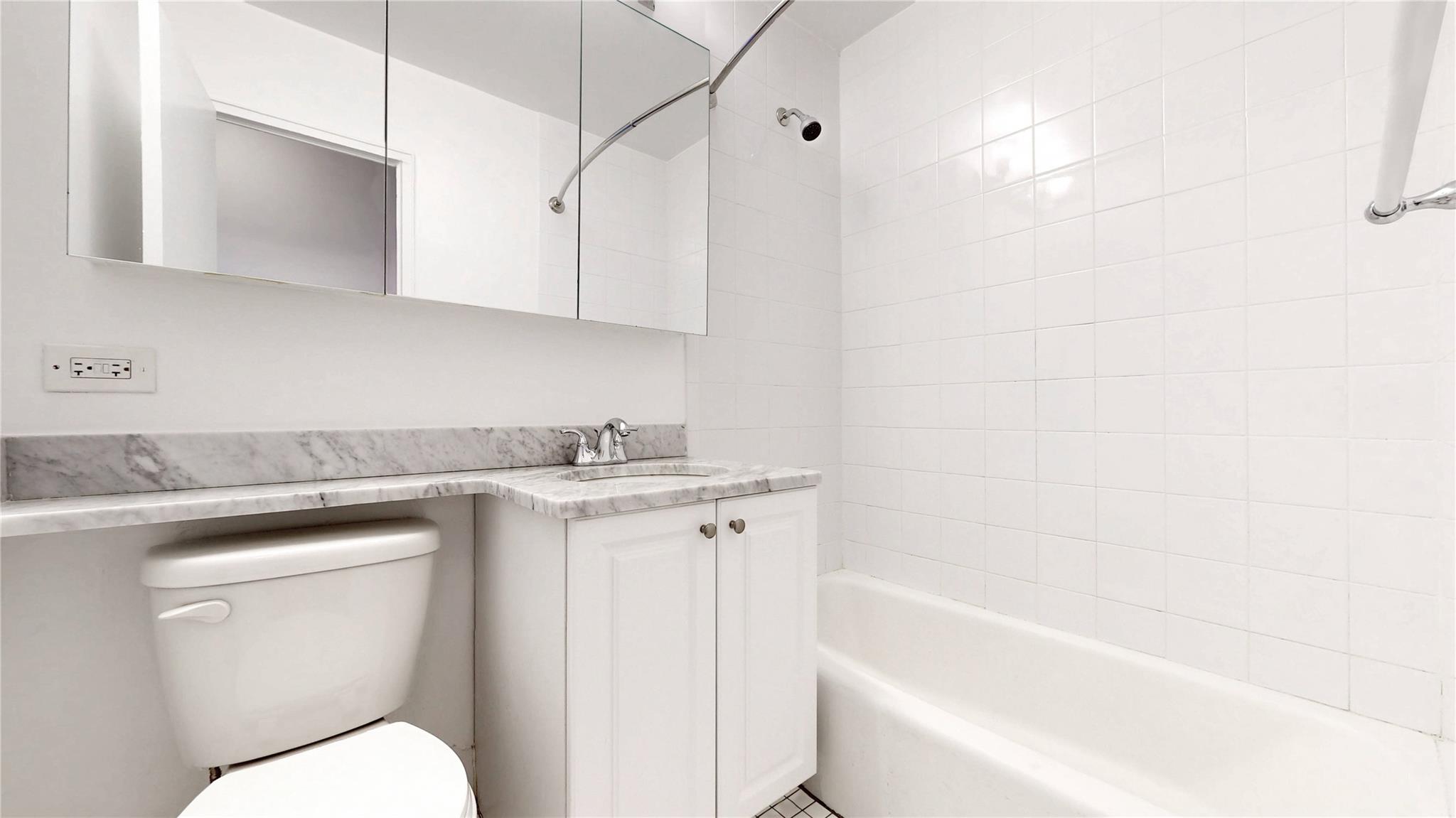 2500 Johnson Avenue # 4L, Bronx, NY 10463