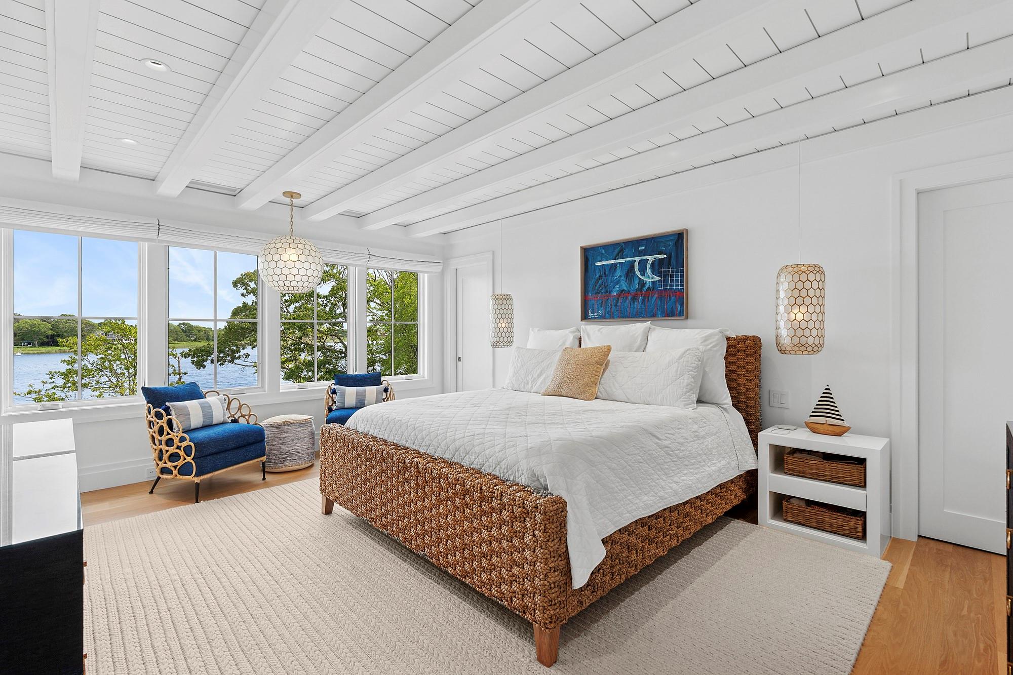 801 Montauk Highway, Westhampton Beach, NY 11978