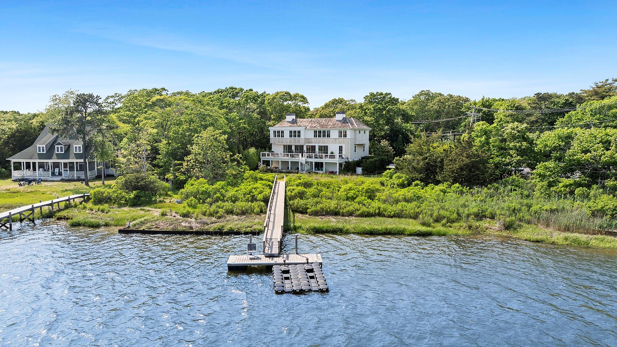 801 Montauk Highway, Westhampton Beach, NY 11978