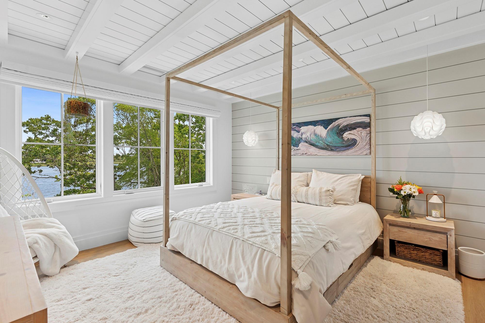 801 Montauk Highway, Westhampton Beach, NY 11978