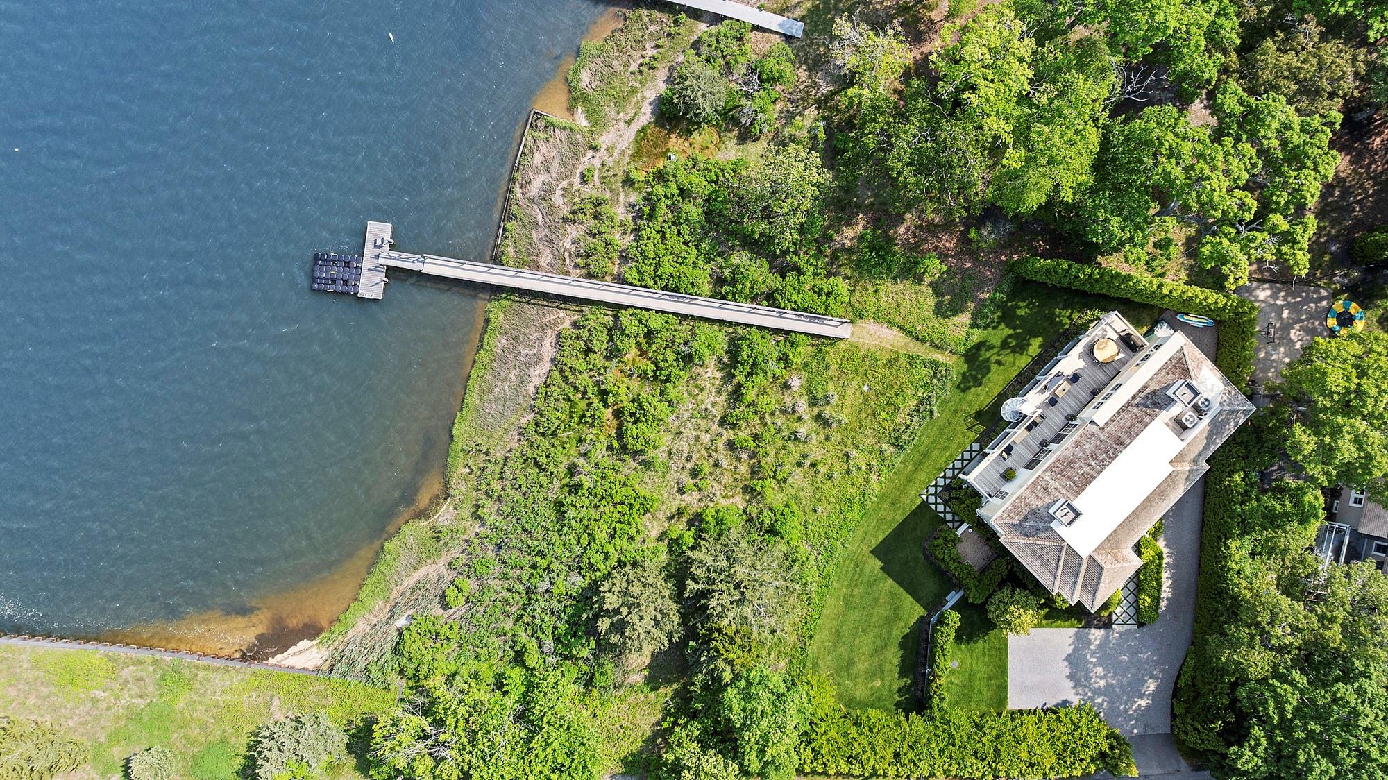 801 Montauk Highway, Westhampton Beach, NY 11978