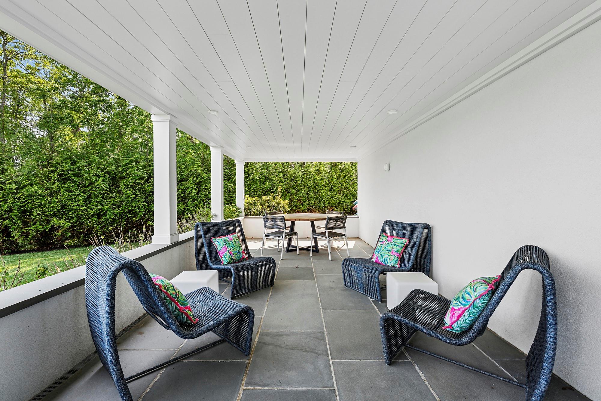 801 Montauk Highway, Westhampton Beach, NY 11978