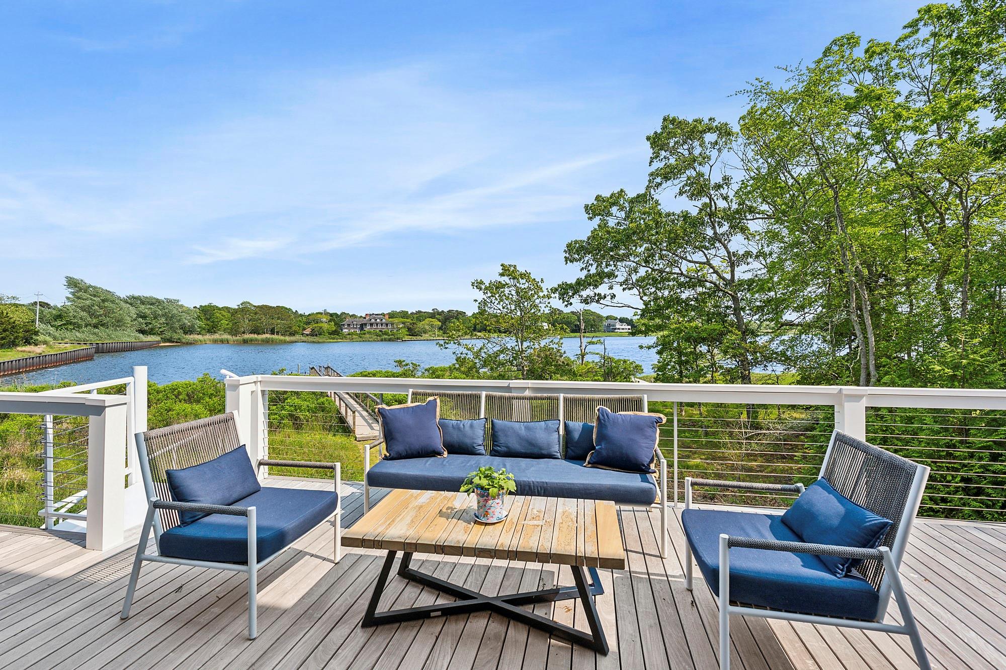 801 Montauk Highway, Westhampton Beach, NY 11978