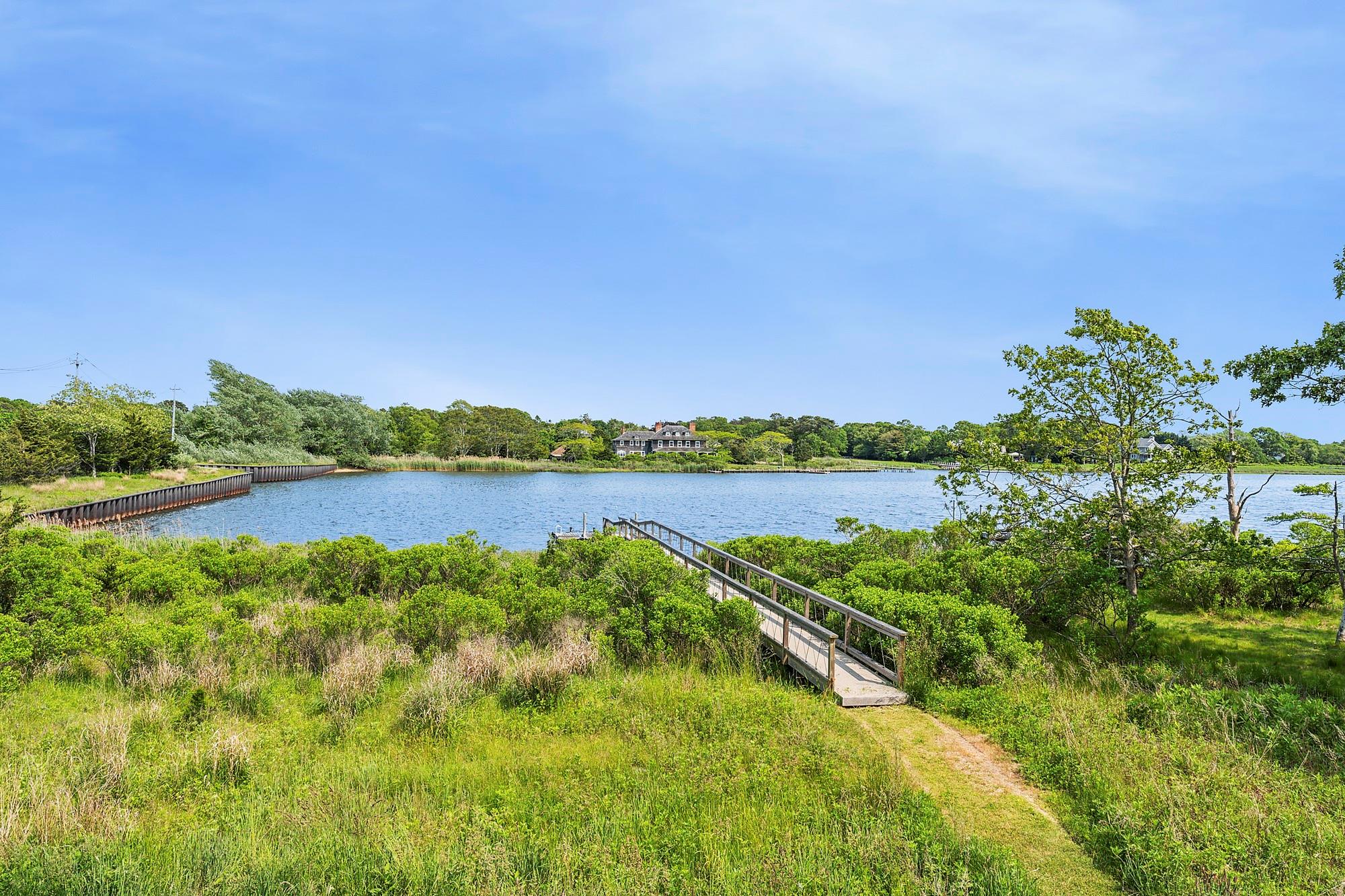 801 Montauk Highway, Westhampton Beach, NY 11978