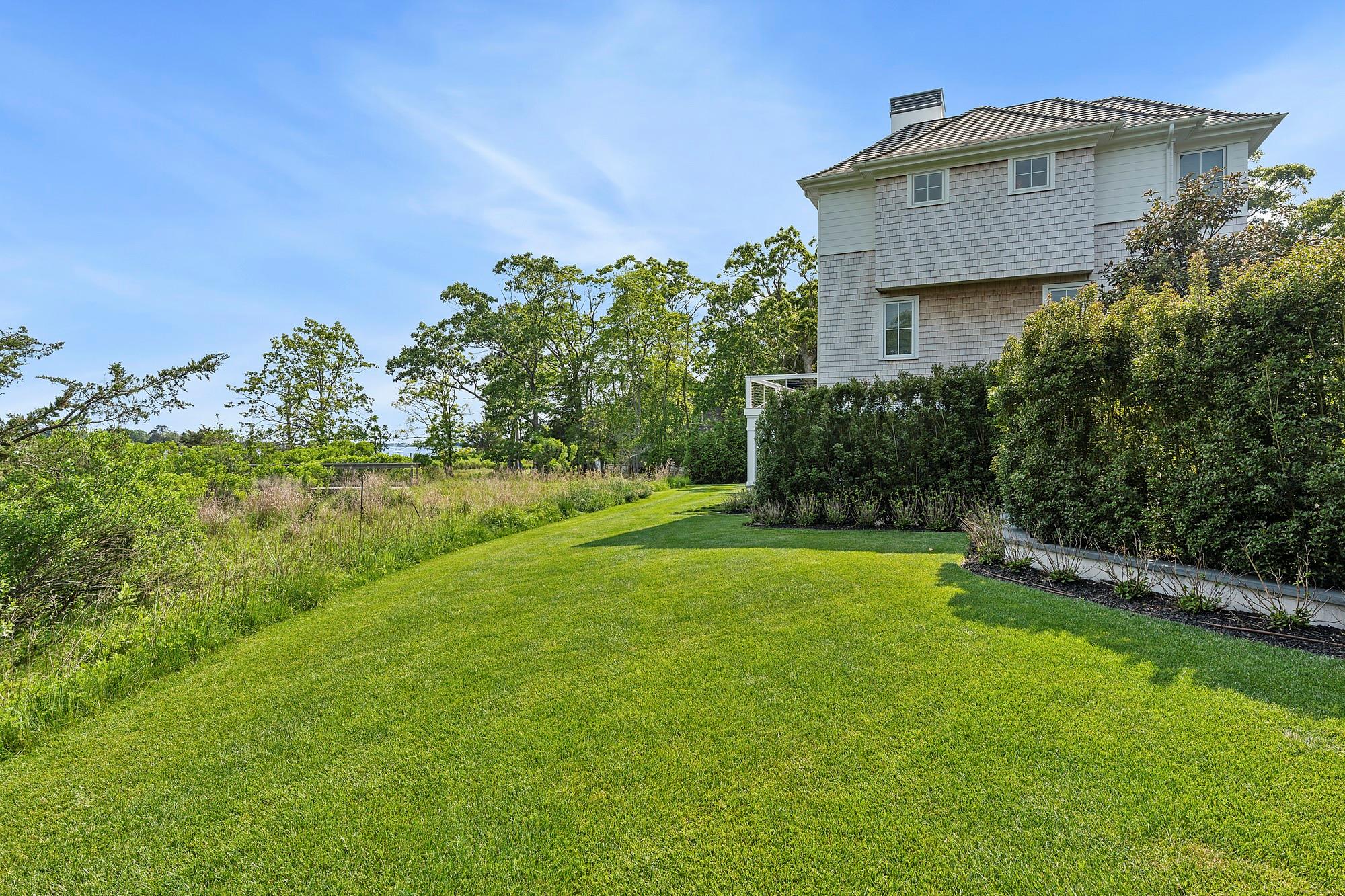801 Montauk Highway, Westhampton Beach, NY 11978