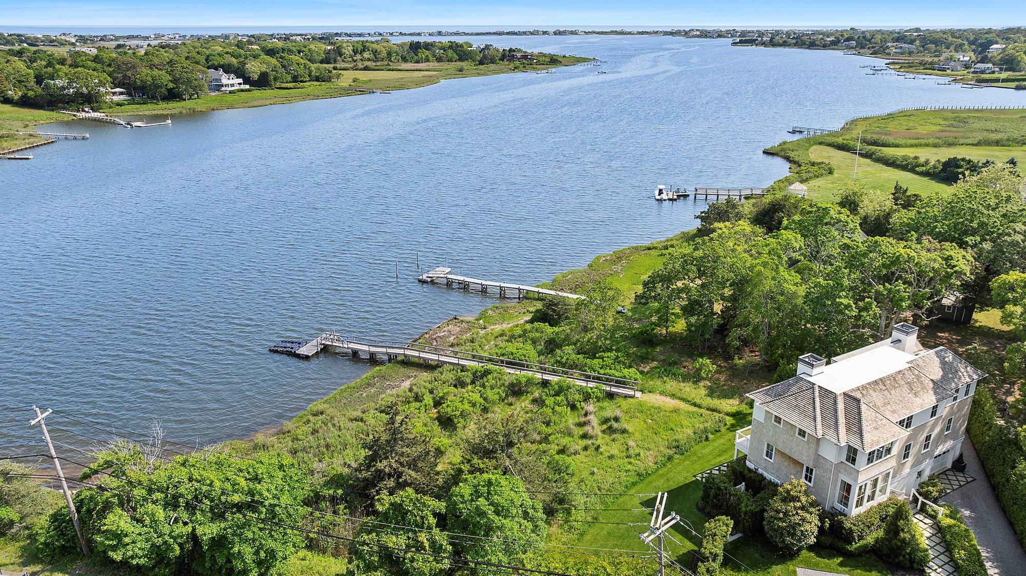 801 Montauk Highway, Westhampton Beach, NY 11978