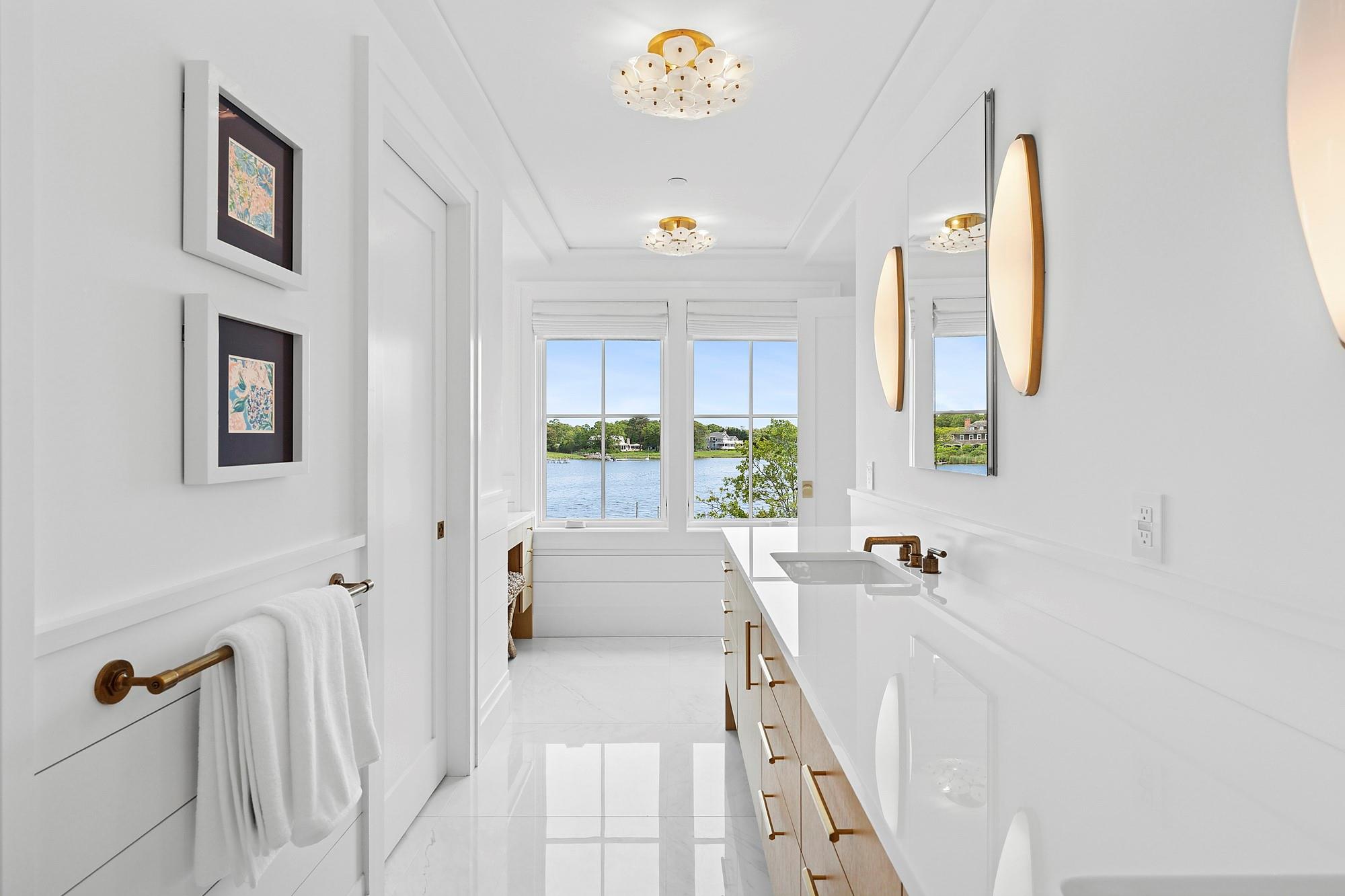 801 Montauk Highway, Westhampton Beach, NY 11978