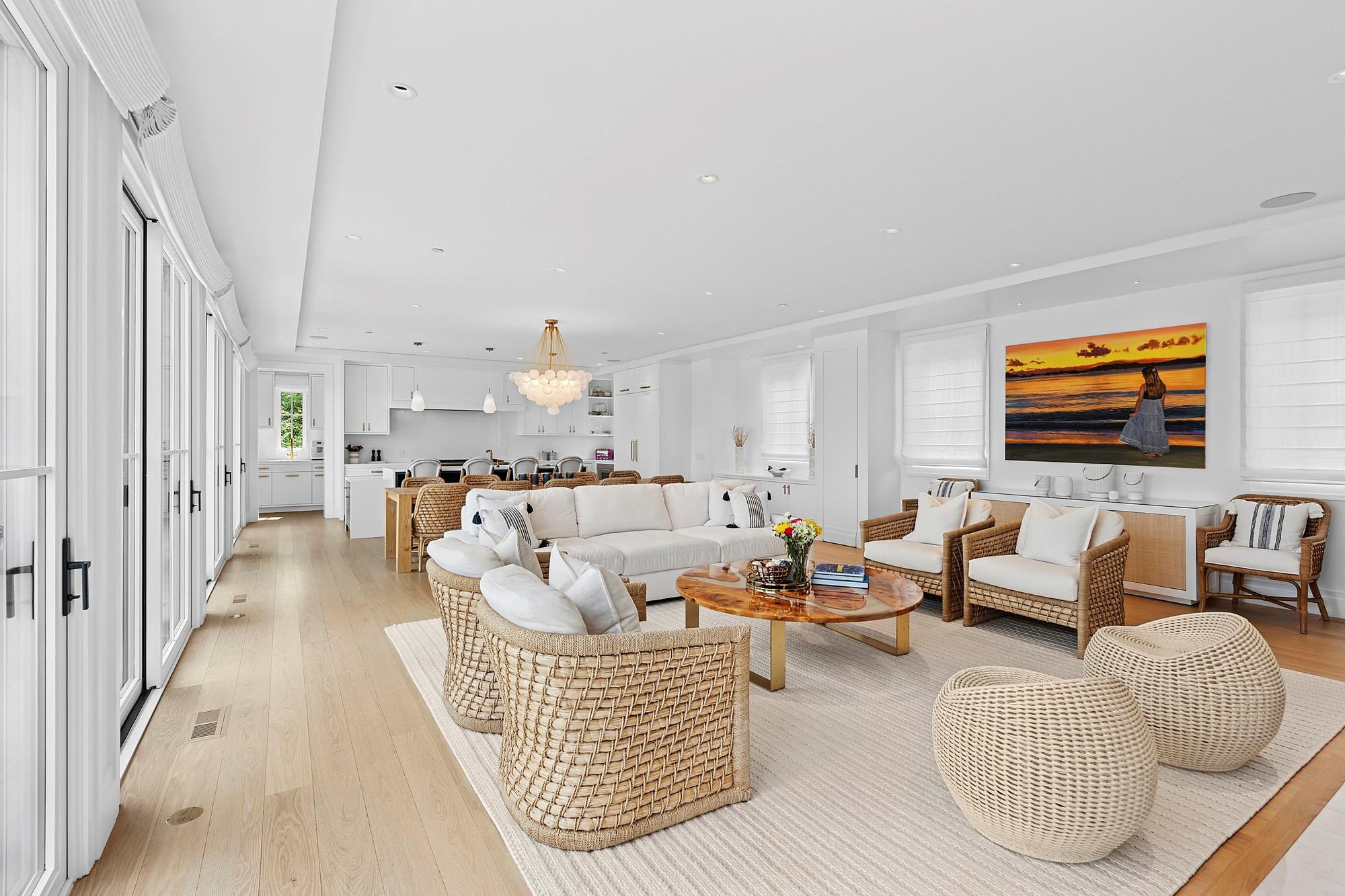 801 Montauk Highway, Westhampton Beach, NY 11978