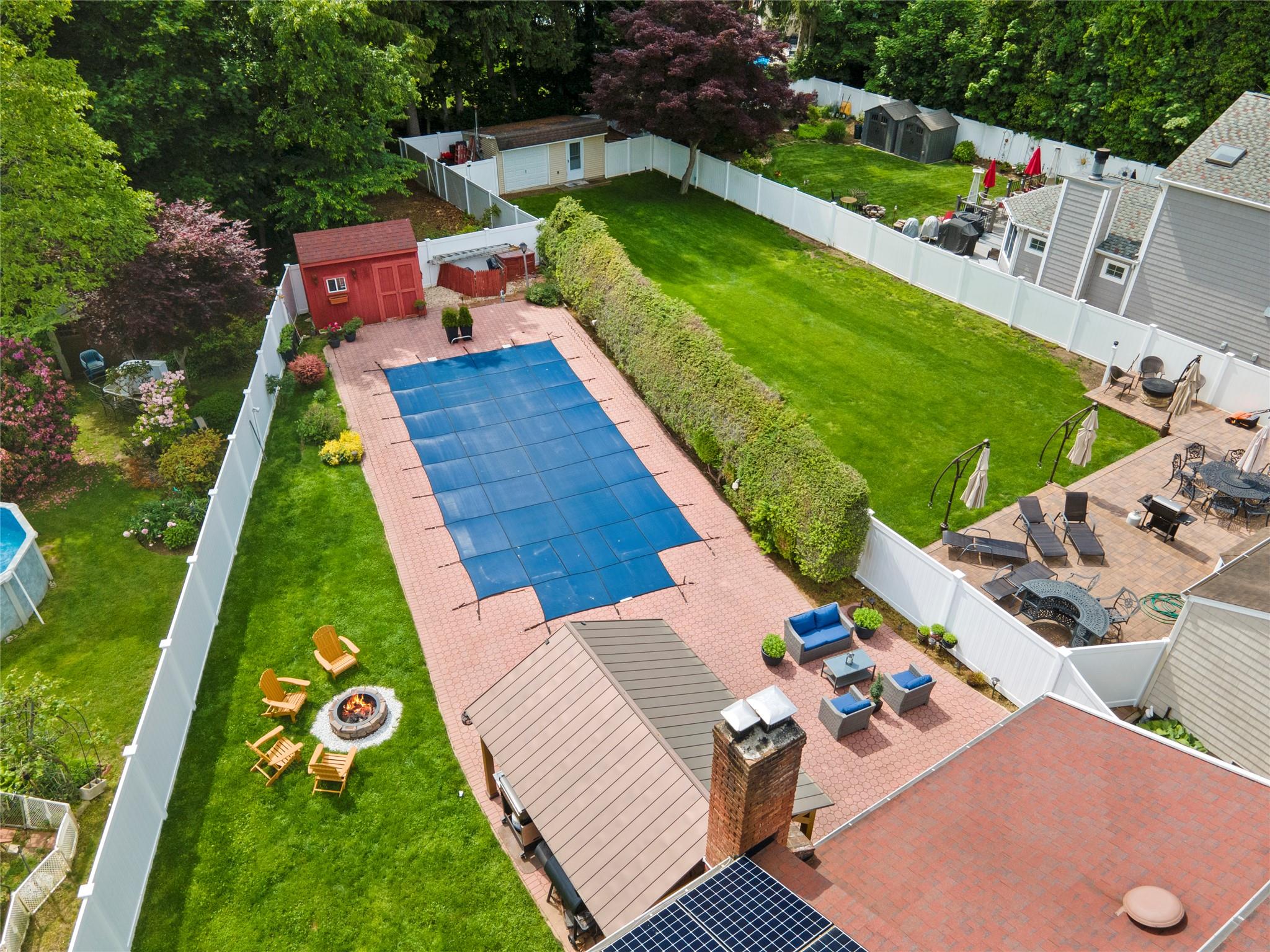 1 Bennett Avenue, Huntington, NY 11746