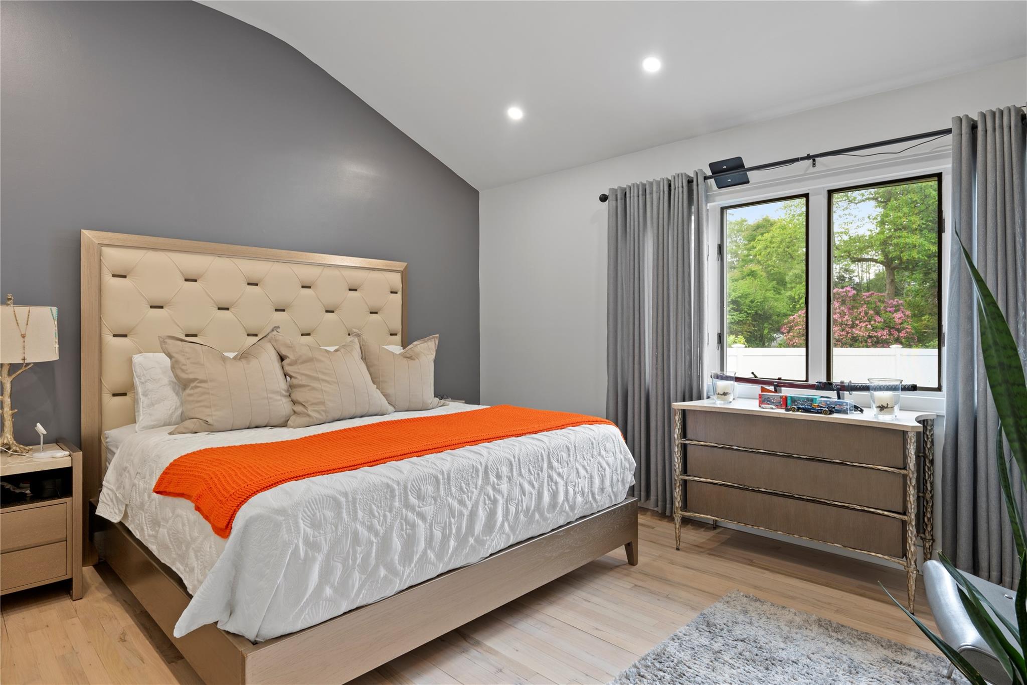 1 Bennett Avenue, Huntington, NY 11746