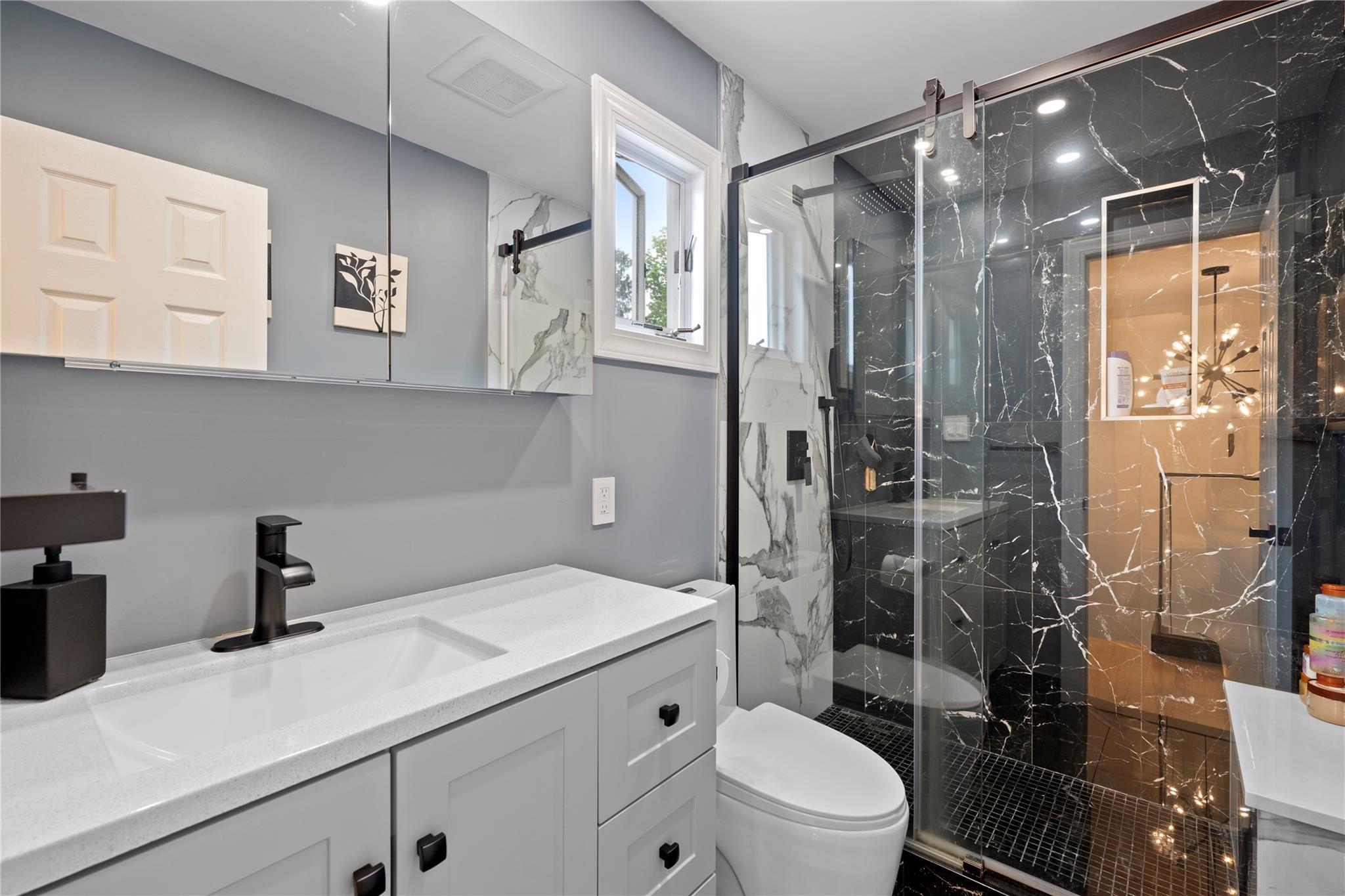 1 Bennett Avenue, Huntington, NY 11746