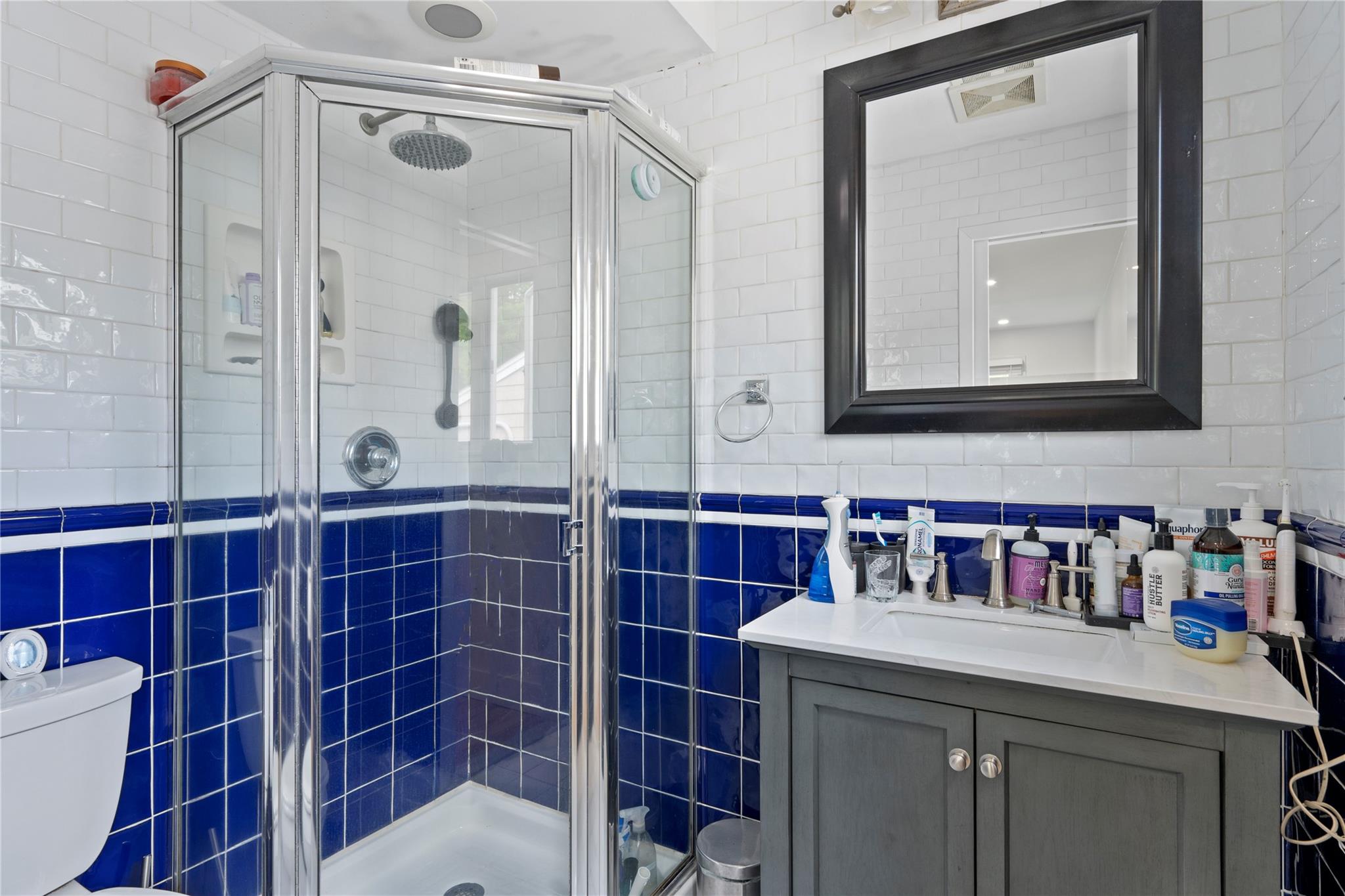 1 Bennett Avenue, Huntington, NY 11746