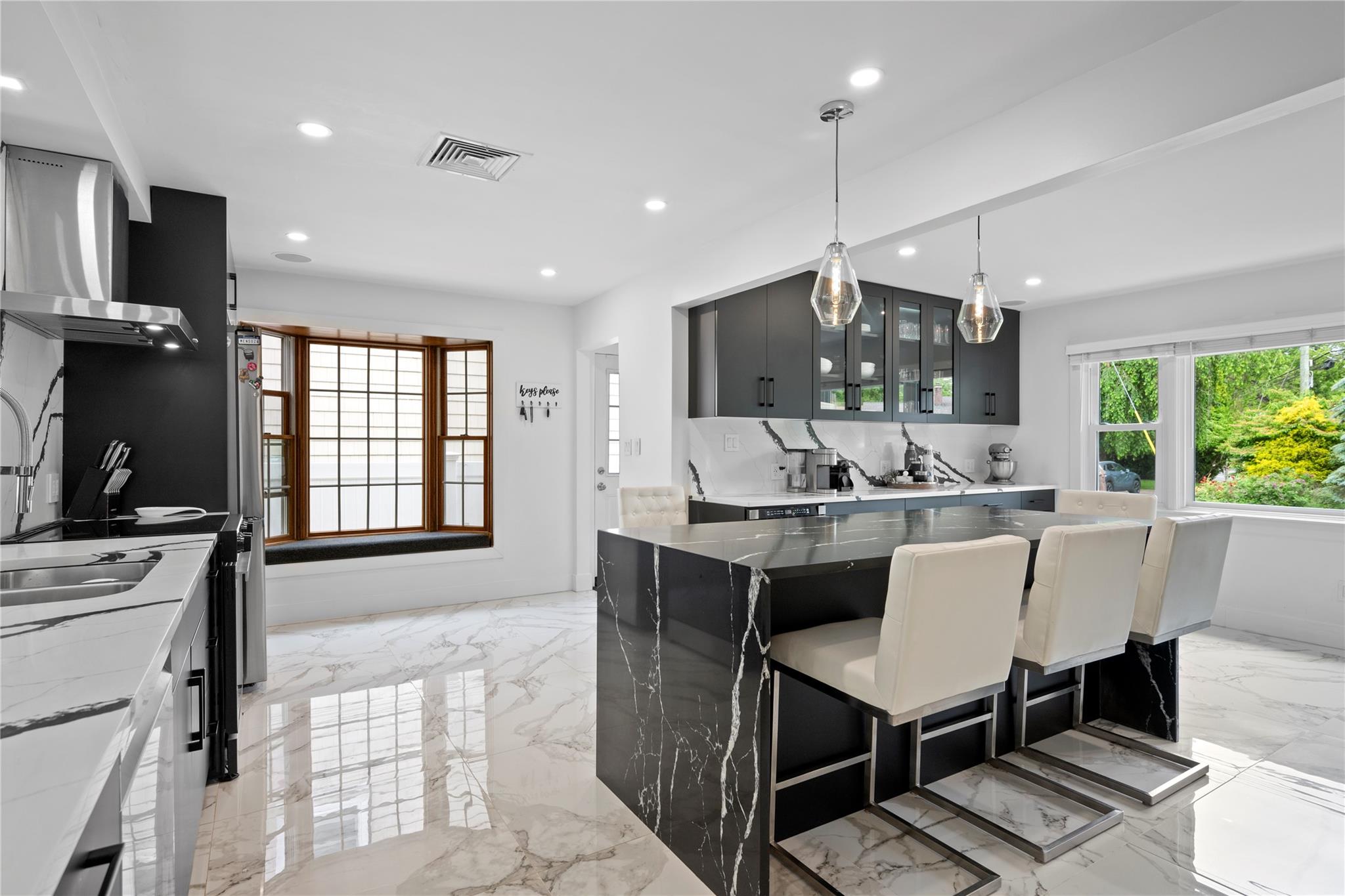 1 Bennett Avenue, Huntington, NY 11746