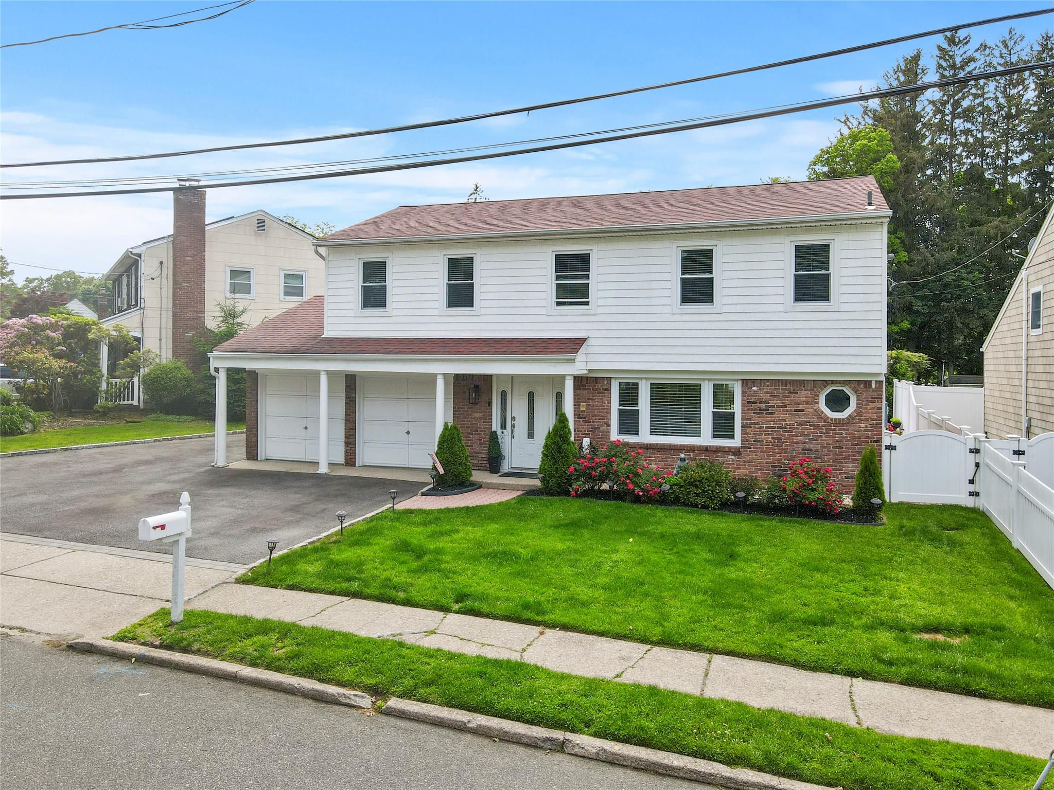 1 Bennett Avenue, Huntington, NY 11746