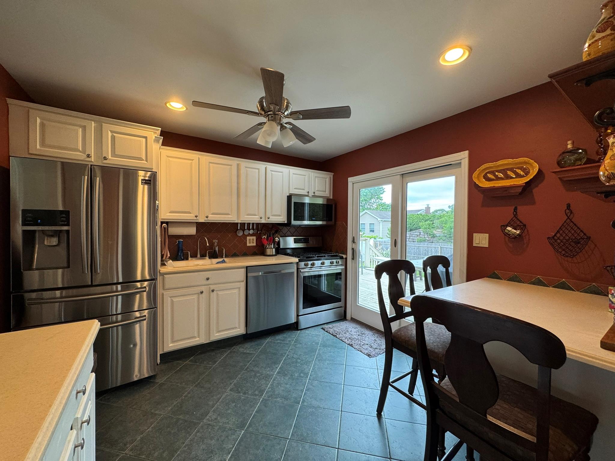 20 Bayberry Road, Ronkonkoma, NY 11779