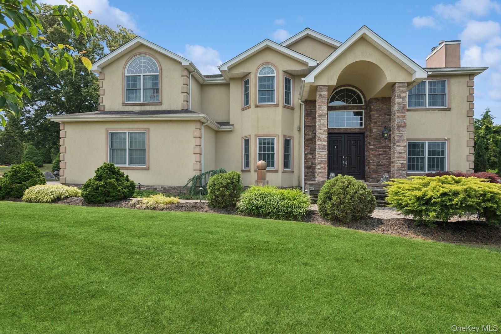 4 Nadia Court, Smithtown, NY 11787