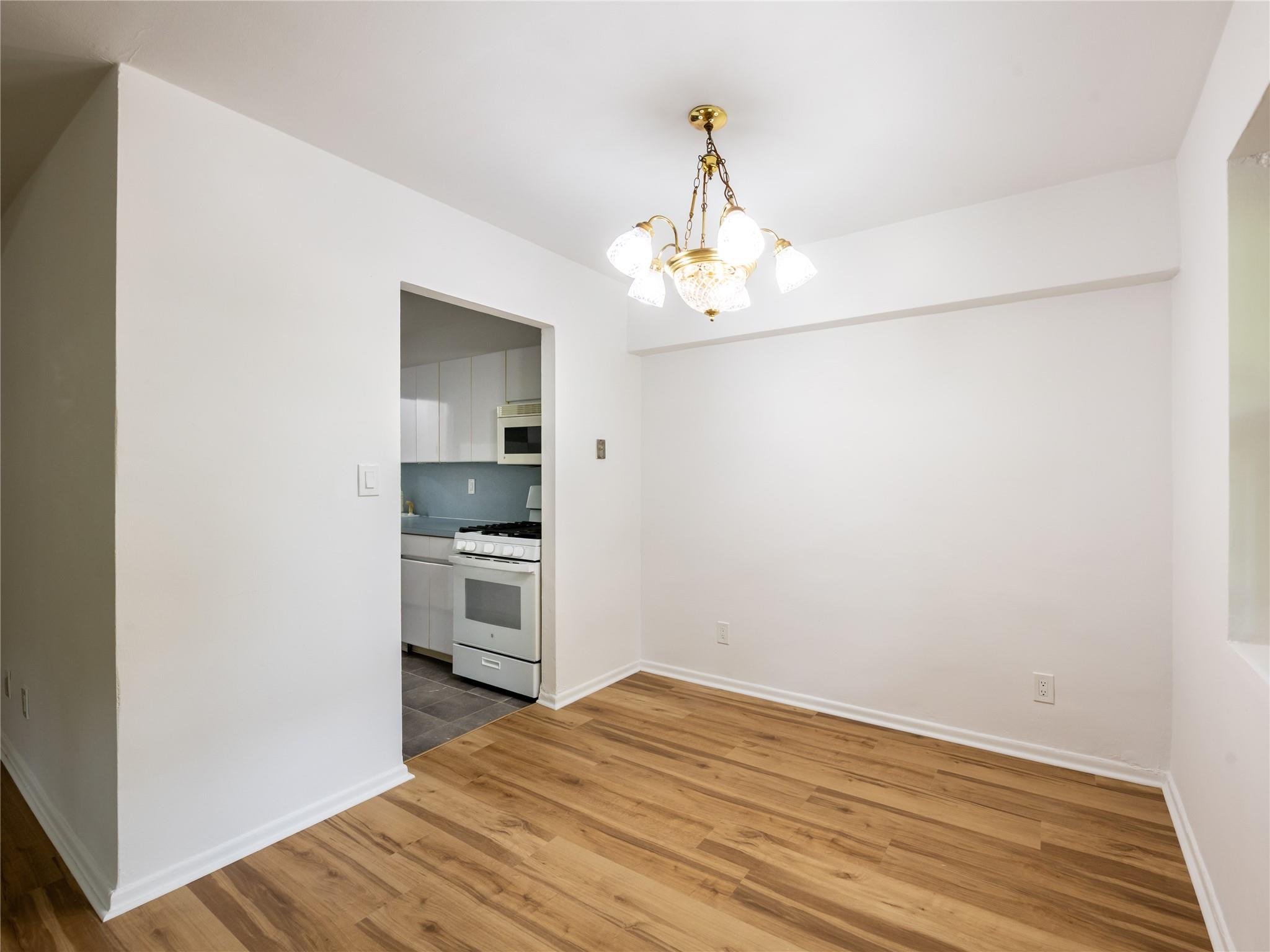 20 Hillpark # 1G, Great Neck, NY 11021