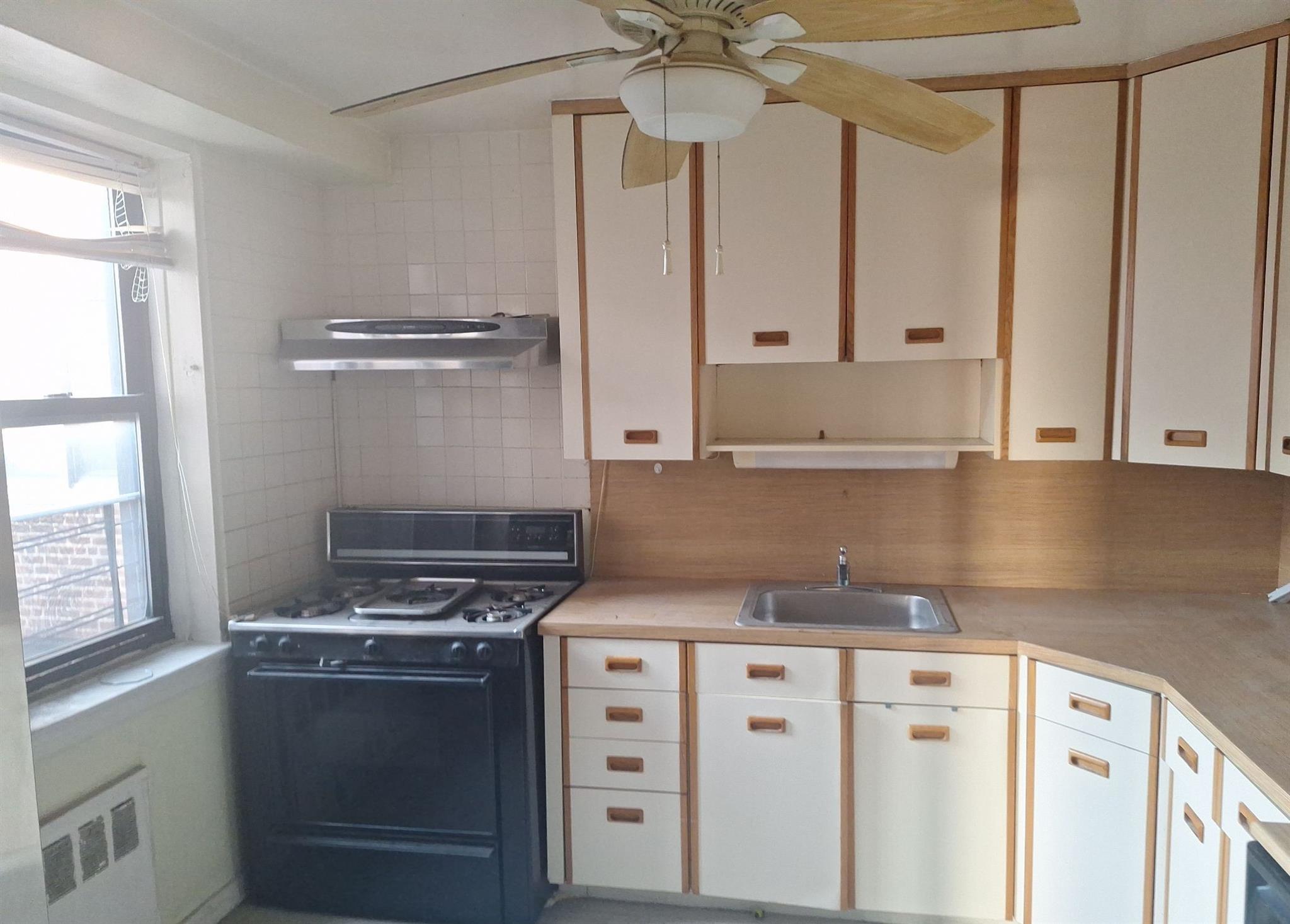 2866 Marion Avenue # 4C, Bronx, NY 10458