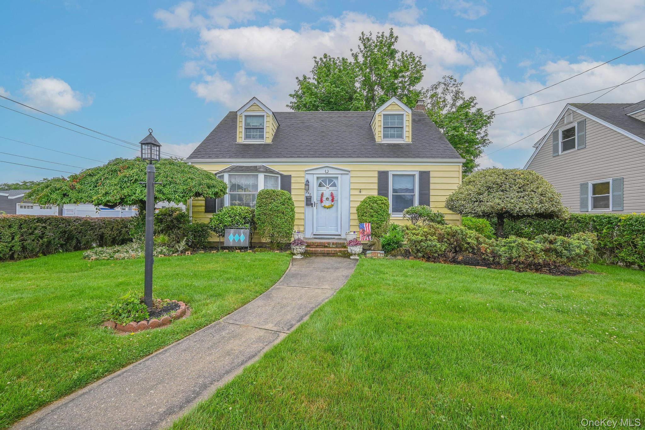 248 N Rutherford Avenue, Massapequa, NY 11758