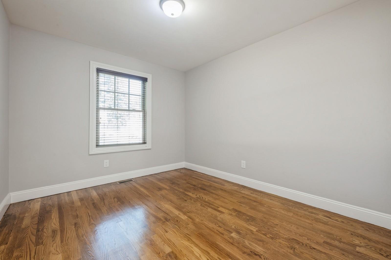 413 Robyn Place, East Meadow, NY 11554