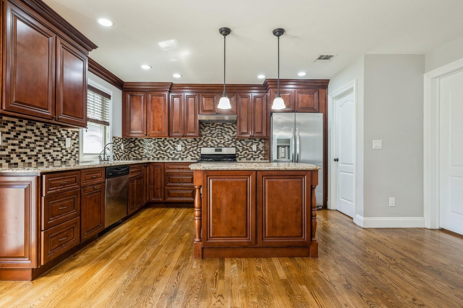 413 Robyn Place, East Meadow, NY 11554