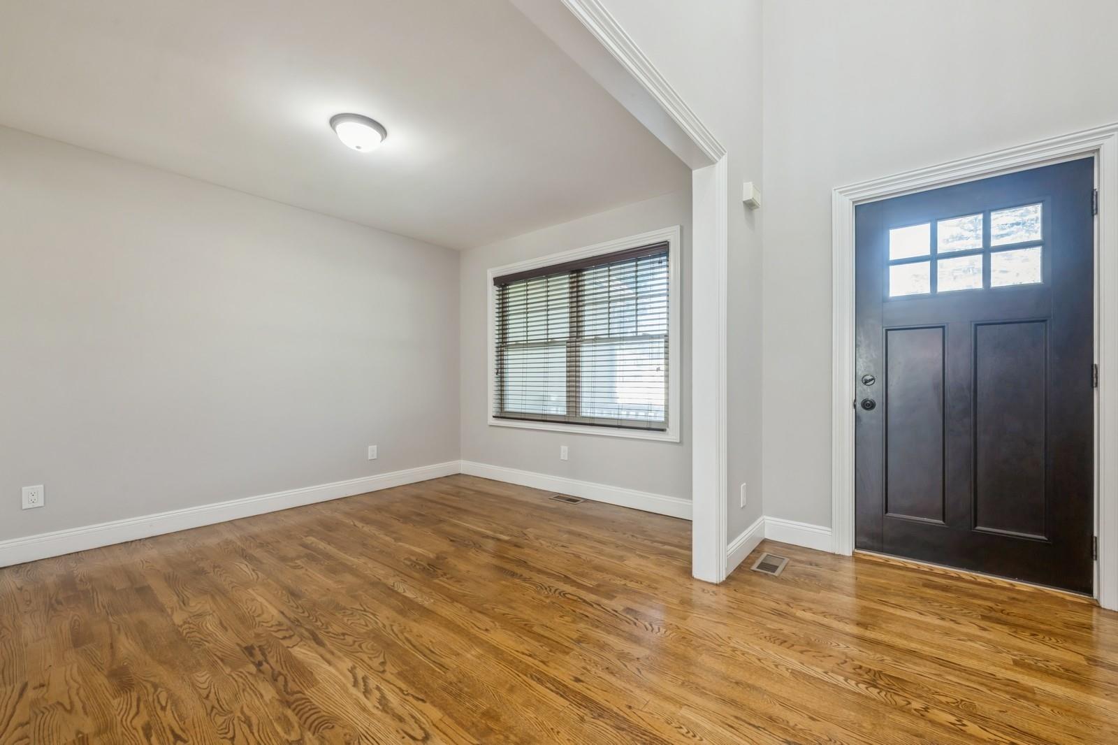 413 Robyn Place, East Meadow, NY 11554