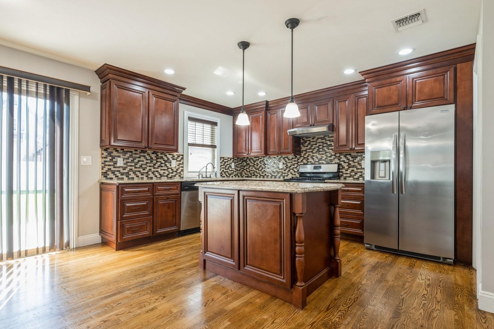 413 Robyn Place, East Meadow, NY 11554