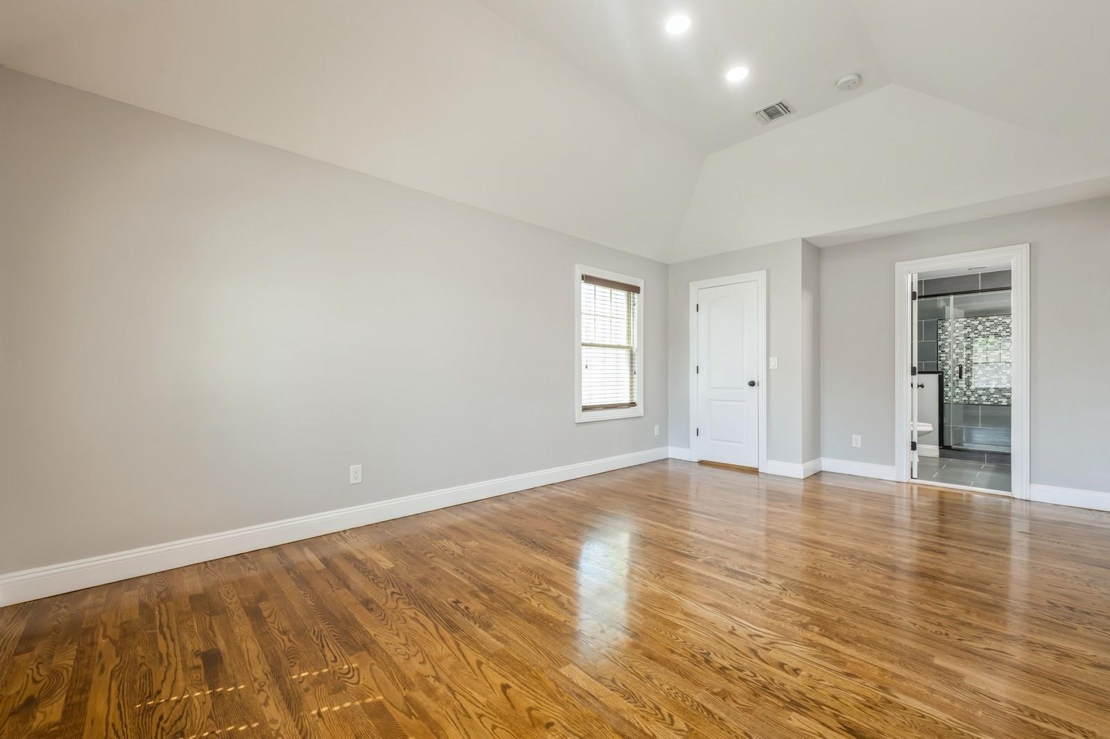 413 Robyn Place, East Meadow, NY 11554