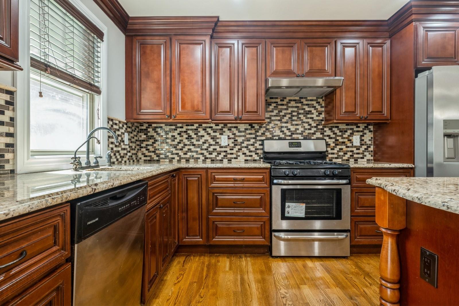 413 Robyn Place, East Meadow, NY 11554