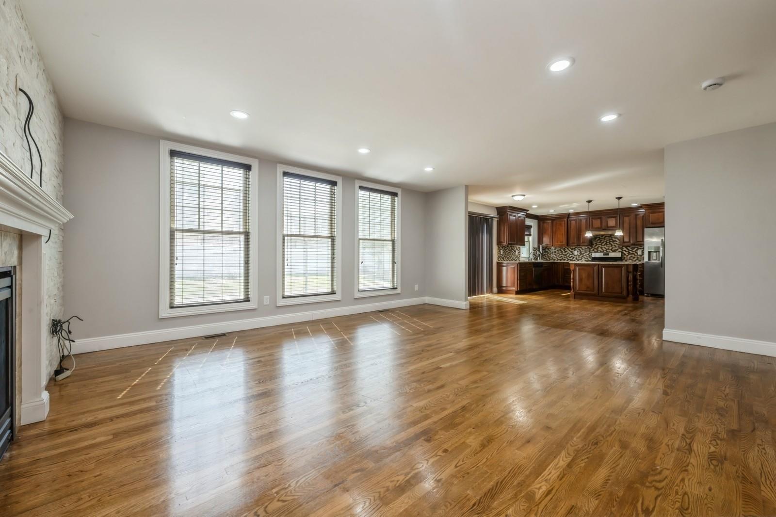 413 Robyn Place, East Meadow, NY 11554