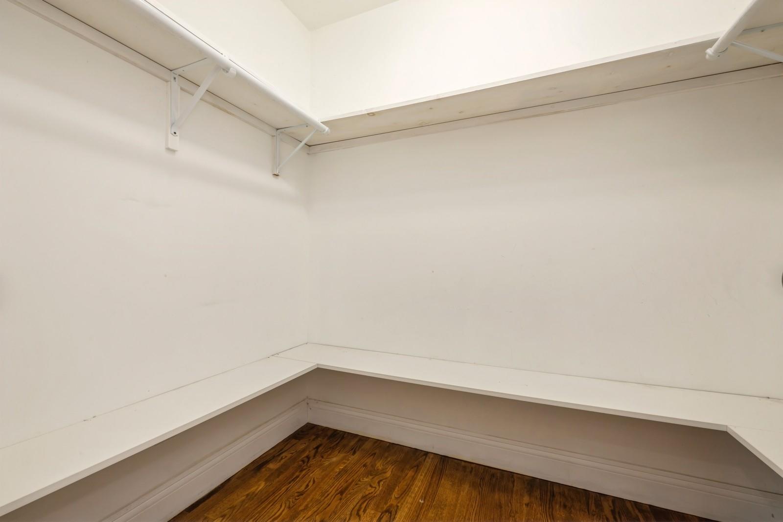 413 Robyn Place, East Meadow, NY 11554