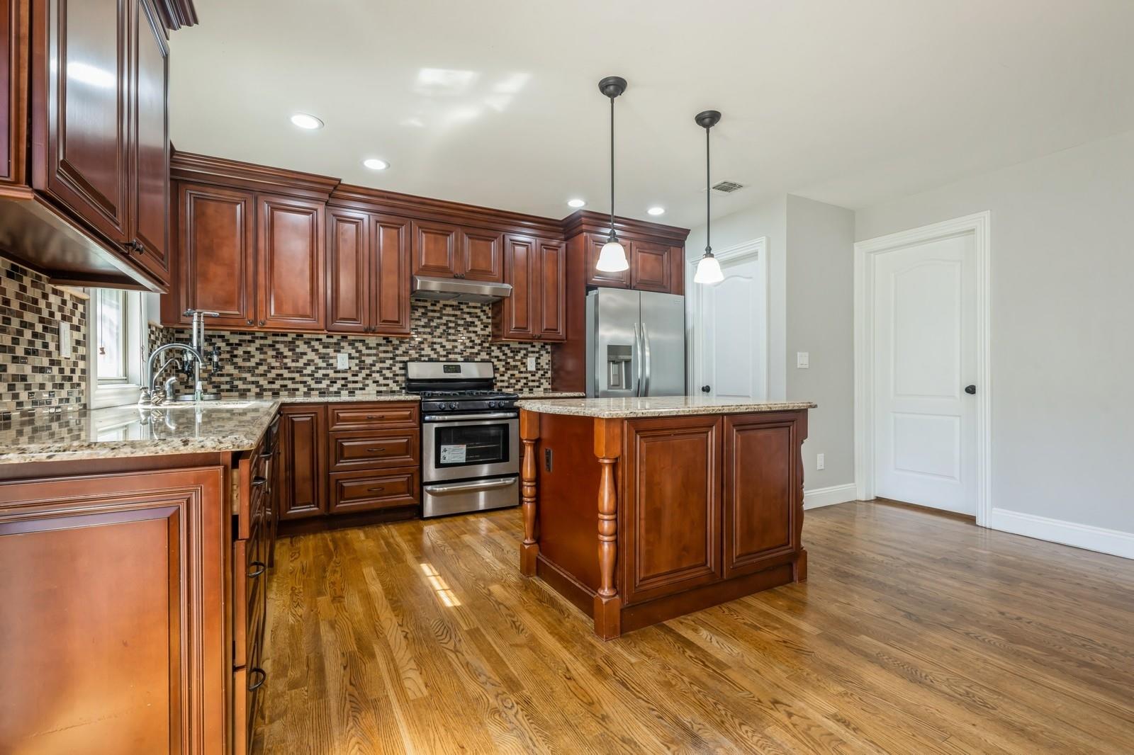 413 Robyn Place, East Meadow, NY 11554