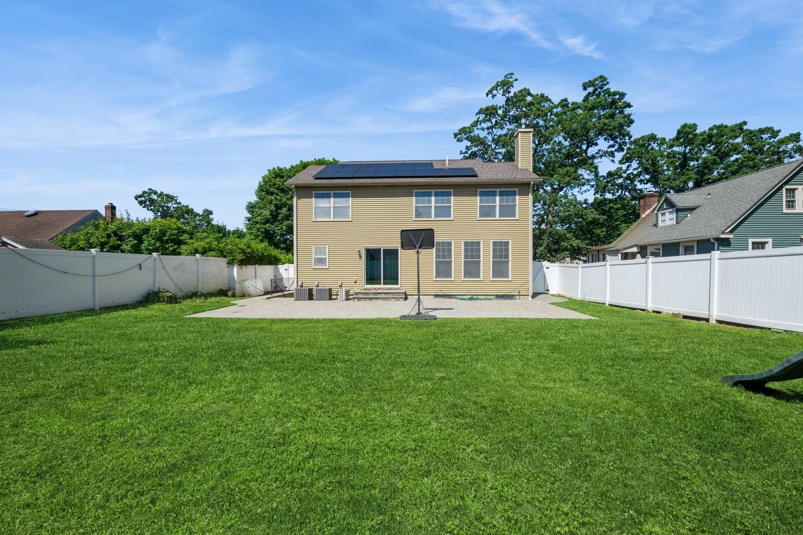 413 Robyn Place, East Meadow, NY 11554