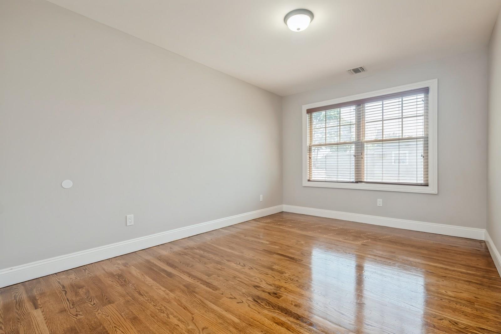 413 Robyn Place, East Meadow, NY 11554